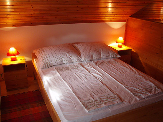 Szobánk franciaággyal